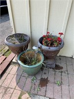 3 Flower Pots.