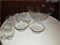 BEAUTIFUL PUNCHBOWL WITH 8 CUPS/2 SMALL BOWLS