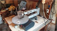 Dremel scroll saw with magnifying lite, works