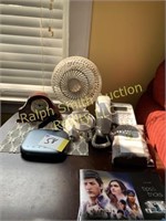 Contents on lamp table
