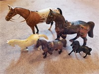Horse lot with 3 metal horses.