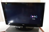 LG 32" TV - comes with a universal remote