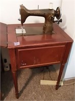 Vintage New Home Sewing Machine & Table