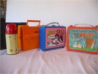 4 retro Lunch kits and a thermos