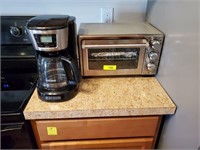 TOASTER AND COFFEE MAKER(BLACK AND DECKER)