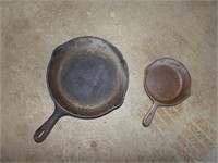 WAGNER #8 AND SMALL SKILLET
