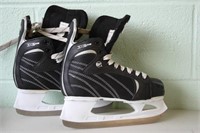 Size JR4 Hockey Skates