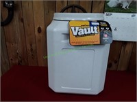 Vittles Vault, Holds Up To 50 Lbs