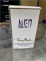 1oz NIB Thierry Mugler "Alien" Eau de Parfum