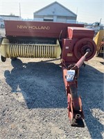 New Holland 320 Hay baler, PTO in office