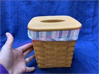 2000 Longaberger tissue basket w/ lid