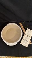 "The Pampered Chef" Stoneware 9" Pie Plate