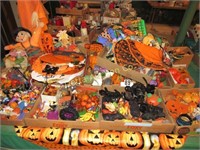 LARGE LOT OF HALLOWEEN DECORATIONS: