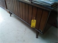 ZENITH Cabinet Stereo & Record player