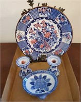 TRAY OF ORIENTAL BLUE AND WHITE