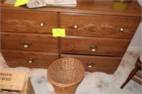 (6) drawer dresser W/mirror, basket