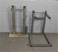 2x Bid Metal Stands