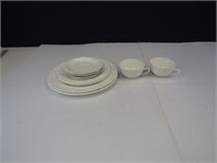 White Acorn Pattern Dish Set