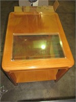 End Table w/beveled glass inset