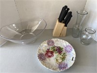 Knives, vases, bowl, plate