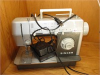 Singer Sewing Machine/Works