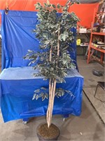 Plastic ornamental tree