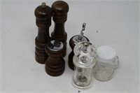 Lot of 6 pieces Misc S & P shakers