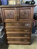 Dresser