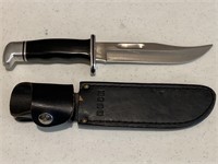 Buck Knife Model 119, leather sheath- 6 in blade