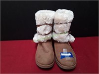 Brown & Cream Makalu  Boots Size 7 1/2