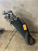 Golf Bag w/ Assorted Golf Clubs