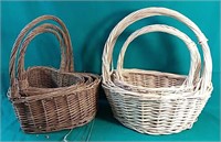 2 sets of nesting baskets