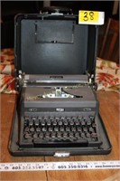 Royal Quiet DeLuxe Typewriter in Carry Case