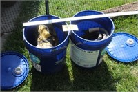 5 gal buckets w/lid- sacrete & sump pump