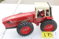 IH 3588 2+2 Tractor