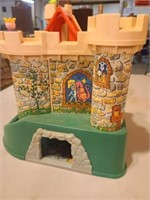 1973 FISHER PRICE PLAY FAMILY CASTLE