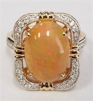14K Yellow Gold Opal & Diamond ring sz 6.5