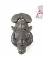 Masque en bois tête de phacochère