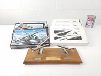 3 modèles avion 1/72 & 2 miniatures sur base bois