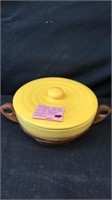 Vintage Bauer small casserole dish with lid with