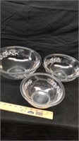 3 pyrex glass mixing bowls