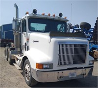 1994 International 9200  tandem axle day cab with