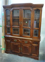 Buffet/hutch set - info