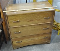 Vintage wood dresser, 32x16x33