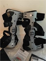 Comfortland  left and right knee braces also a