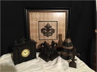 Home decor Including battery operated clock,