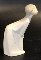 Lladro Retired "Leaning Over for a Kiss" Figurine
