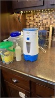 Ice tea maker, plastic pitchers