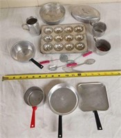 Child's play metal kitchen ware