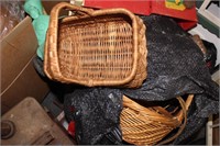 VINTAGE LOT OF BASKETS IN BAG